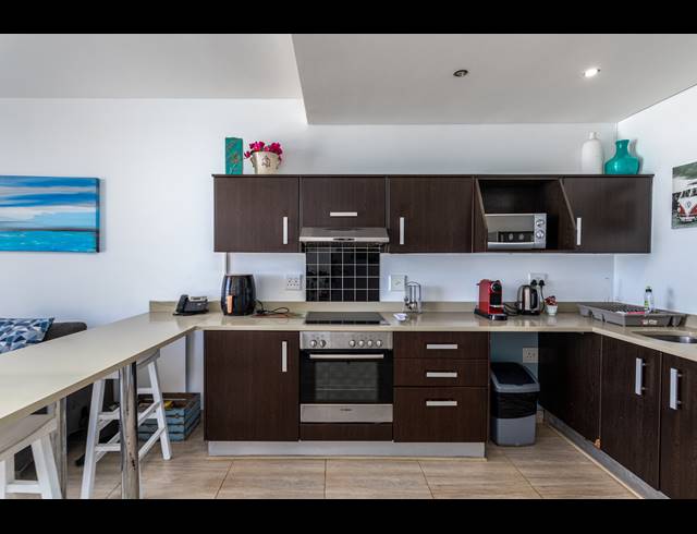 1 BEDROOM SECTIONAL TITLE FOR SALE IN BEACHFRONT